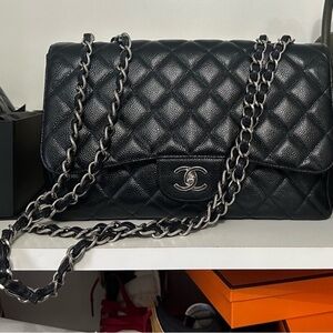 Chanel classic jumbo caviar single flag bag